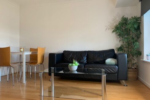 31D Kings Crescent Living Dining Room